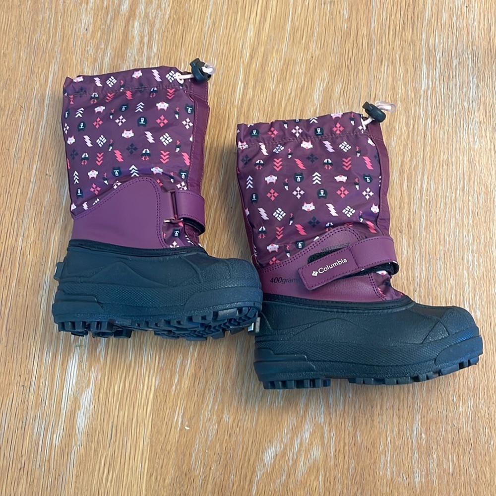Never worn Columbia snow boots sz 8